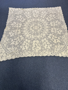 Quaker Lace Pattern 2770-05 w/o tag & w/ loops, $100